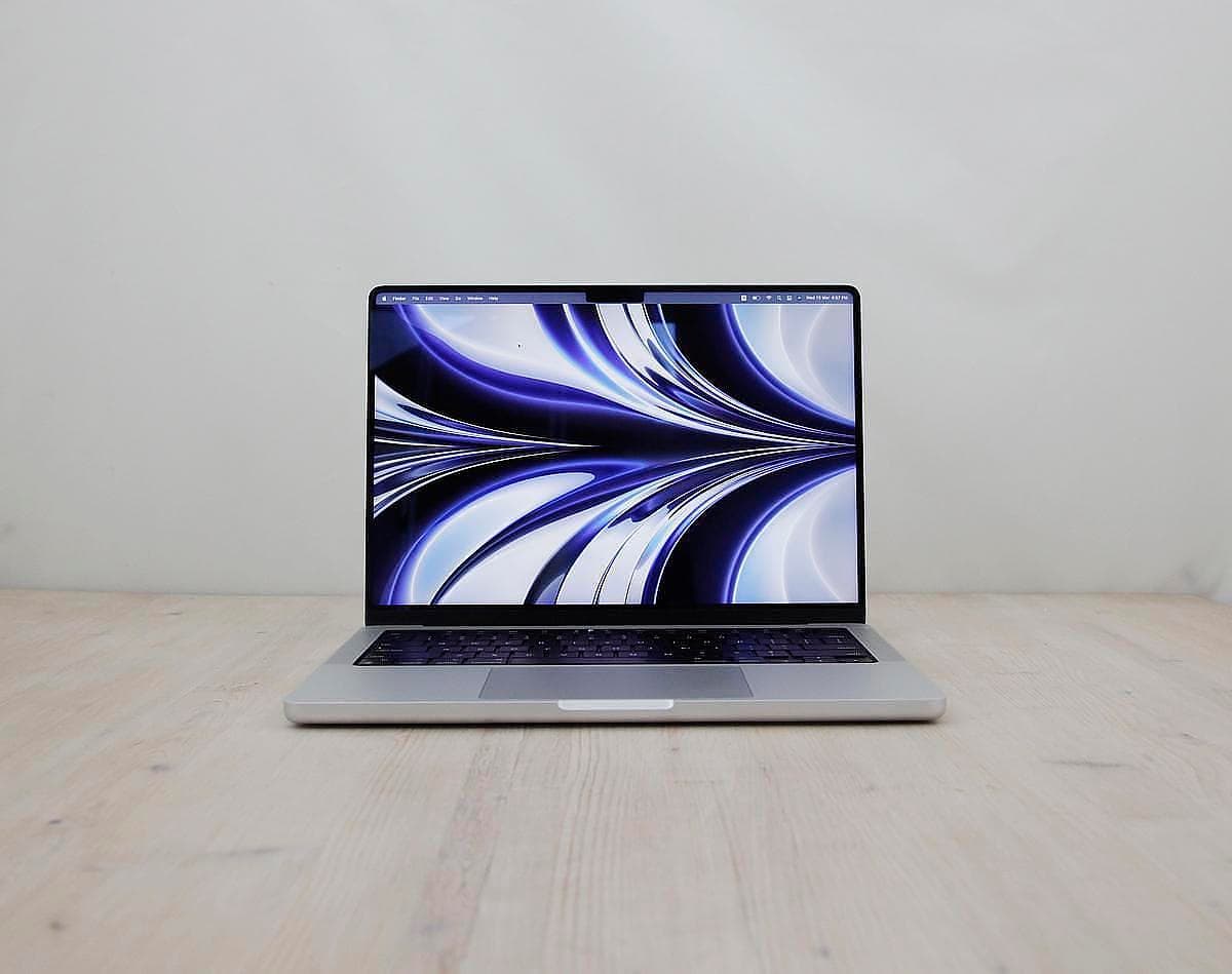 Apple MacBook Pro 14" (8 πυρήνες) 3.2Ghz M1 PRO (14 GPU / 2021) Καλή κατάσταση