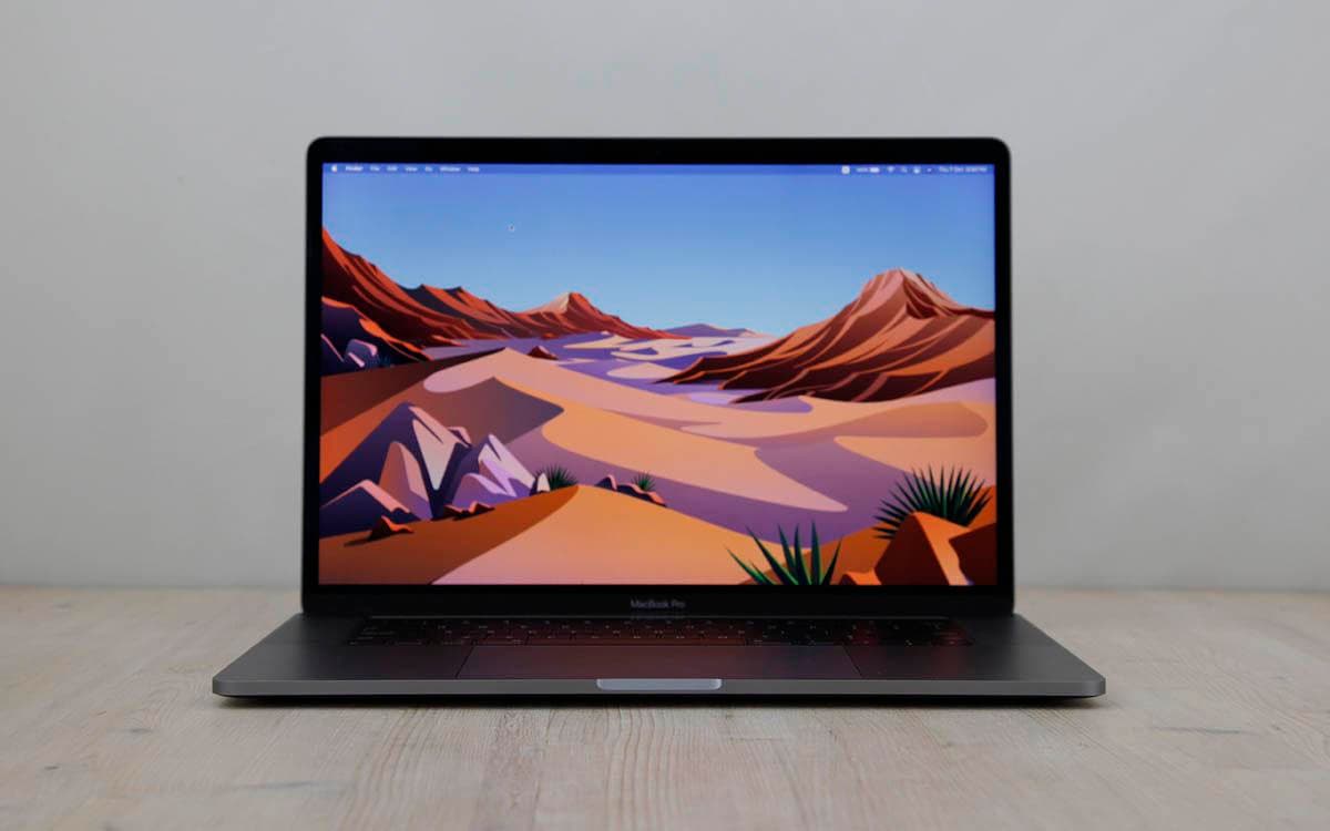 Apple MacBook Pro 15" Core i7 (6 πυρήνες) 2.2ghz (4 TBT3 / Mid 2018) Καλή κατάσταση