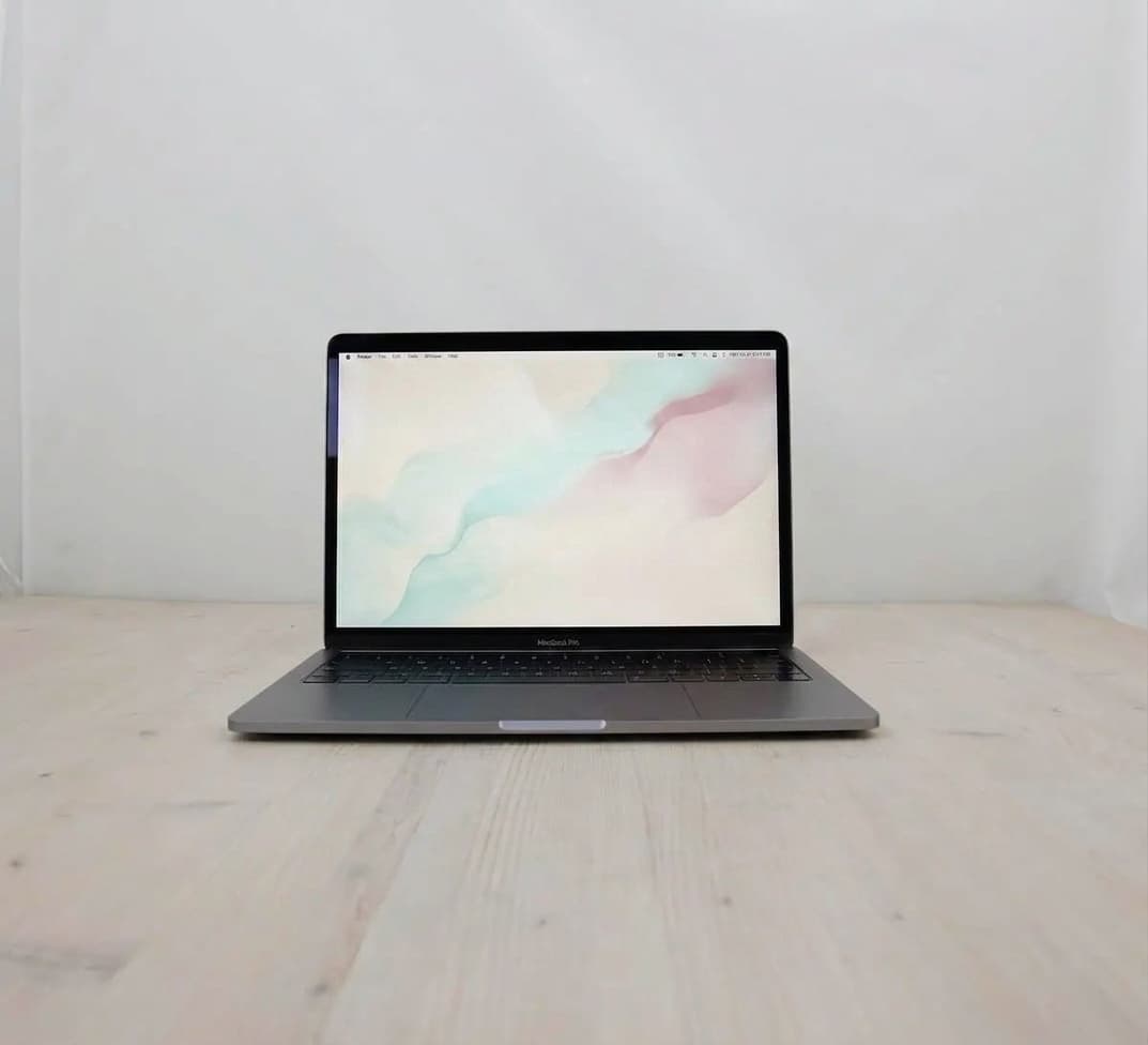Apple MacBook Pro 13" Core i7 (4 πυρήνες) 2.3Ghz (4 TB3 / 2020)